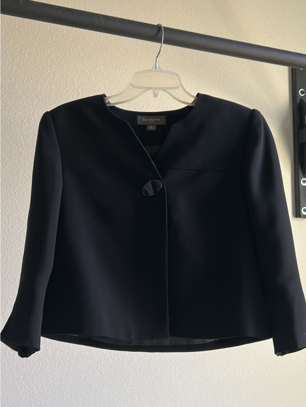 Liz Claiborne Black Collarless Single-Button Cropped Blazer